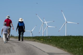 Axpo continuera d'assurer la gestion opérationnelle et commerciale des parcs éoliens. (Archives) KEYSTONE/JEAN-CHRISTOPHE BOTT